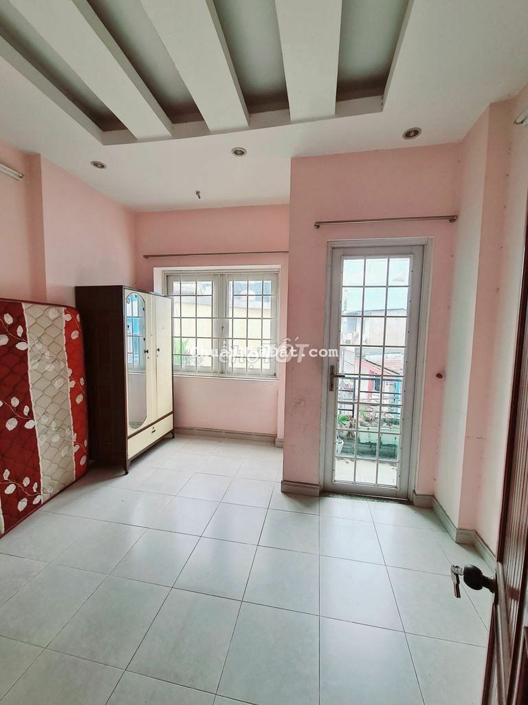 CÁCH MẠNG THÁNG TÁM 4X10. 4PN.3WC.GIÁ 15TR