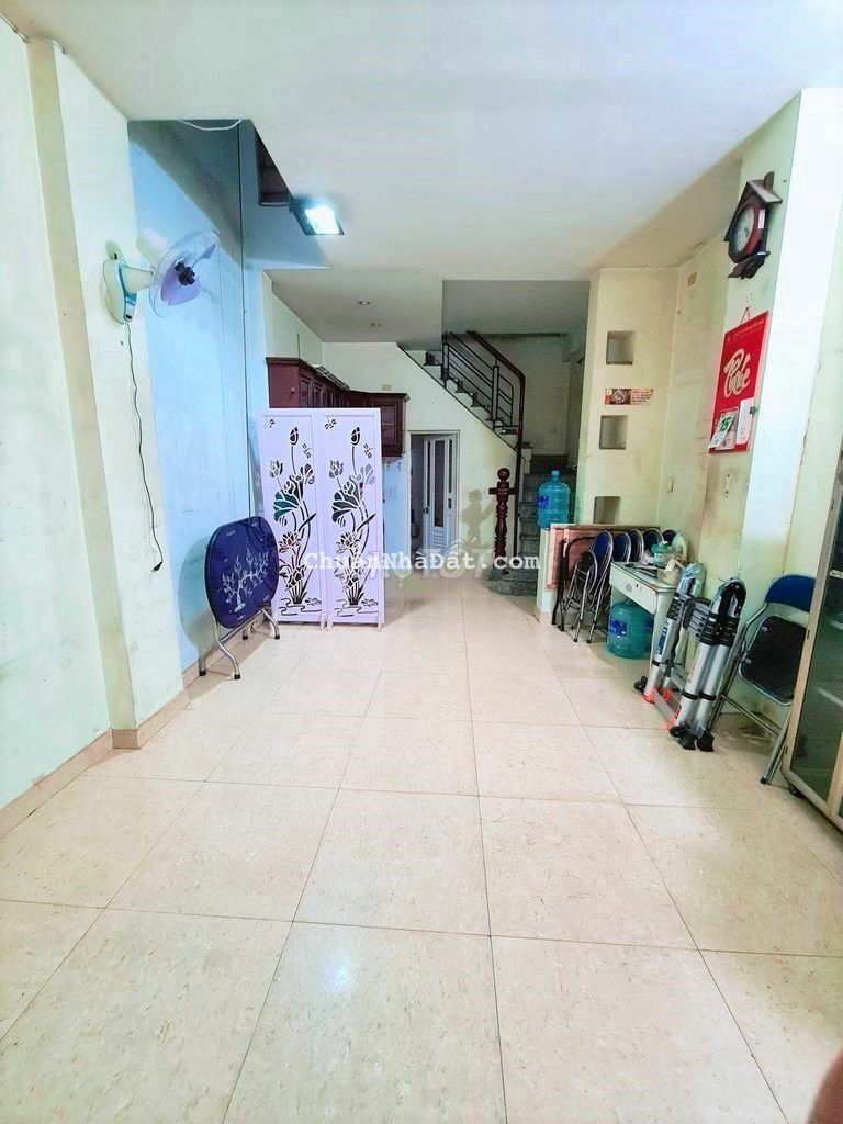 Cho Thuê Nhà 4x10m- 4PN- 3WC- Hẻm CMT8