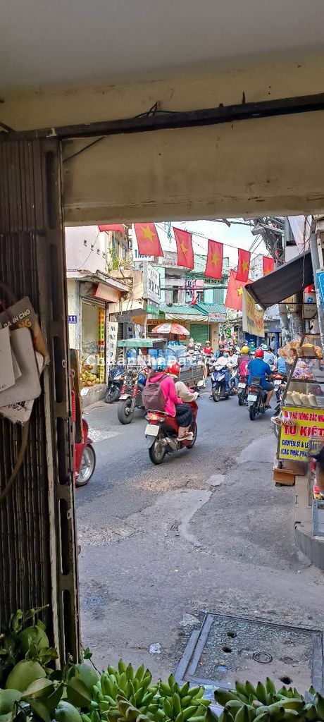 Nhà cho thuê nguyên căn tân binh DTS 40m  giá 5tr