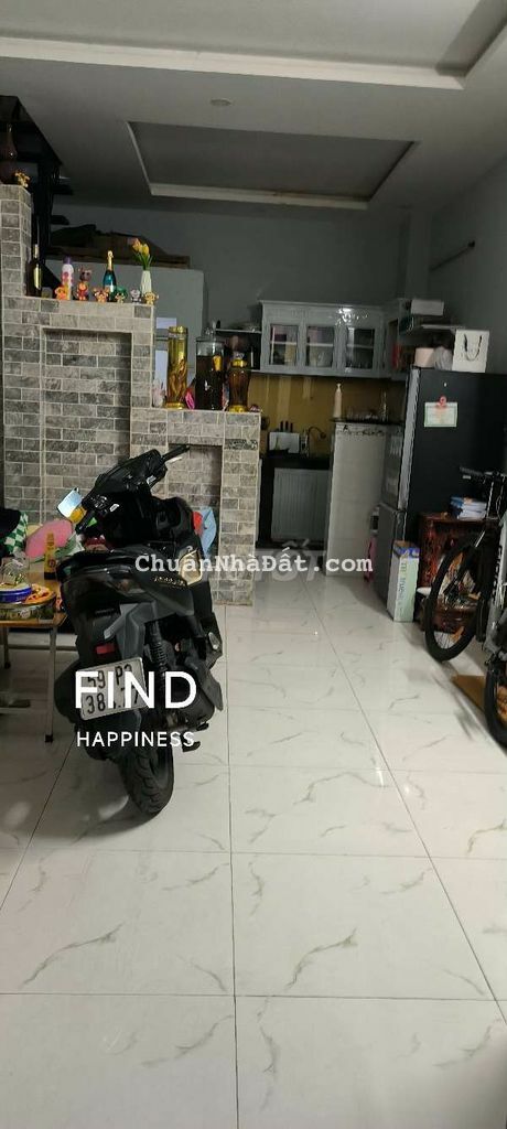 Nhà cho thuê nguyên căn đường  lạc Long Quân giá 9tr