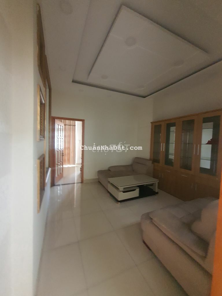 Cho thuê nhà 4 lầu ngang 5 dài 20m - Mặt tiền Tiền Giang P2 Tân Bình. Cho thuê nhà 4 lầu ngang 5 dài 20m - Mặt tiền Tiền Giang P2 Tân Bình.