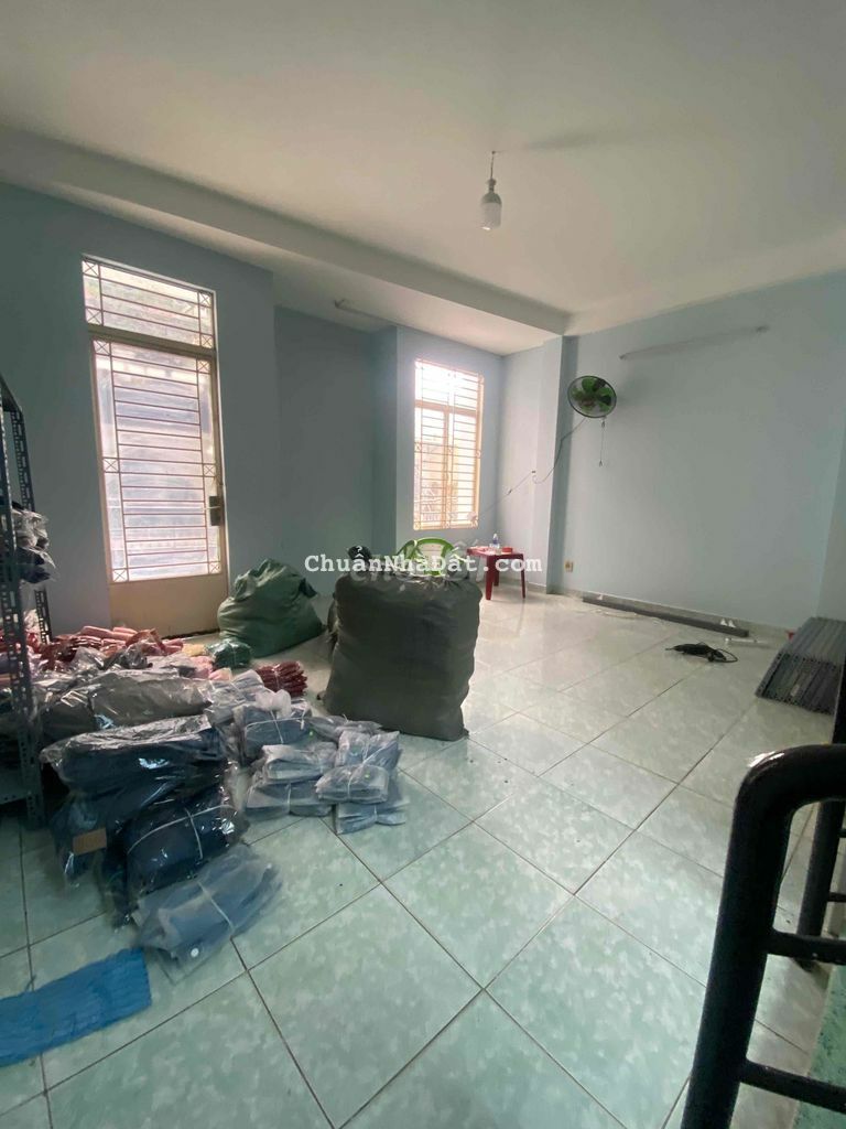 NHÀ CHO THUÊ 3pn 2tàng hxh lạc long quân p10 tân bình NHÀ CHO THUÊ 3pn 2tàng hxh lạc long quân p10 tân bình