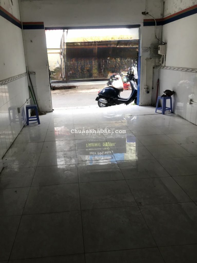 MẶT TIỀN CHỢ KINH DOANH SẦM UẤT 4.2X12..GIÁ 15TR