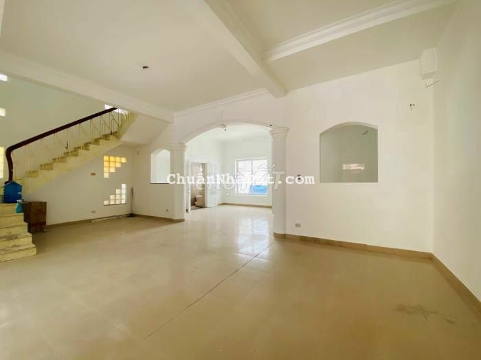 Cho thuê Villa 10x20m 2 lầu - Mặt tiền Ngô Bệ Phường 13 Tân Bình