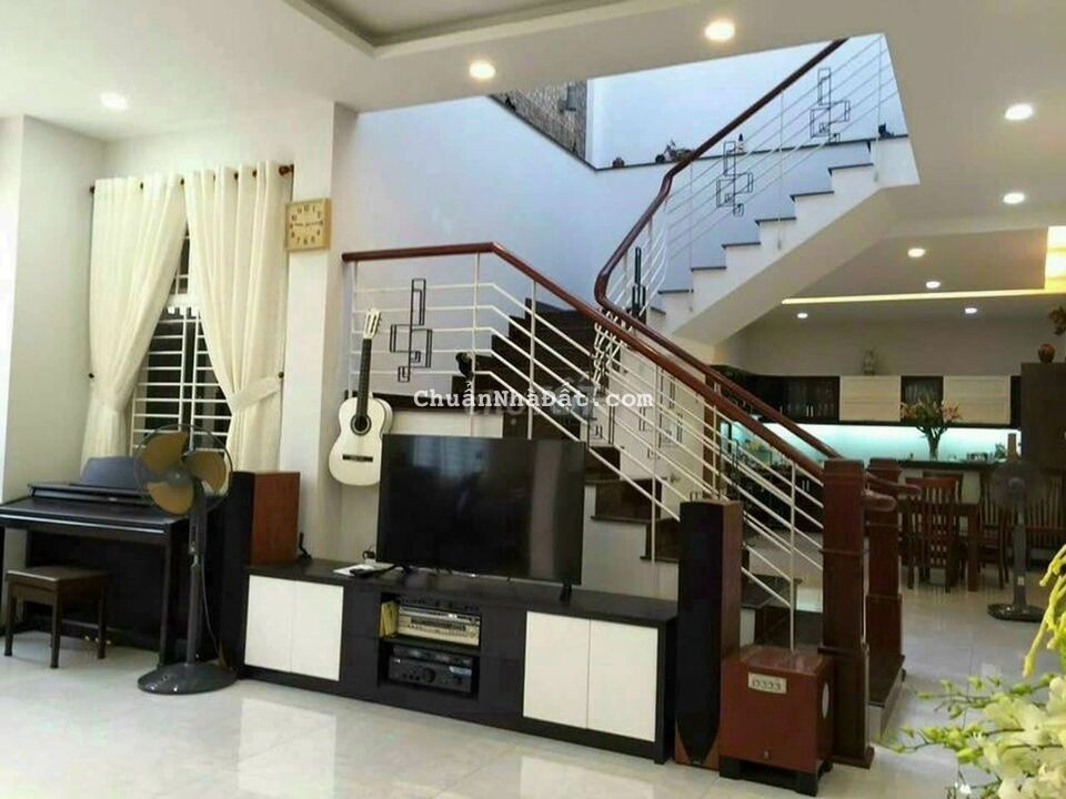 Cho thuê nhà mặt tiền nội bộ.lạc long quân.p8.tân bình.