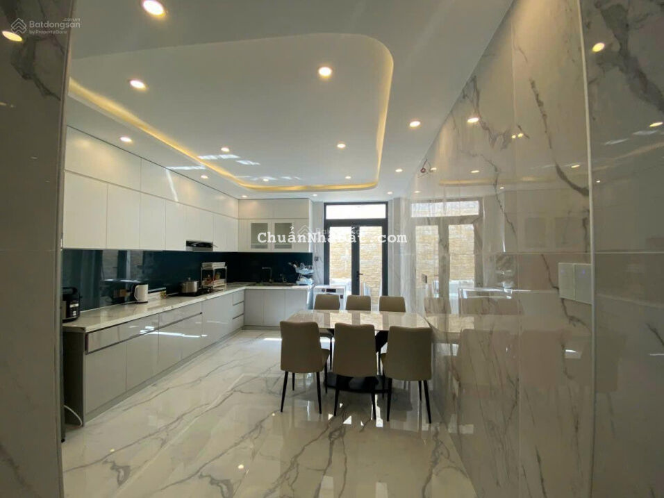 Nhà mới HXT Nguyễn Sỹ Sách, P. 15, Q. Tân Bình.
Diện tích: 4x15m, 1 trệt 2 lầu gồm 4PN 5WC Nhà mới HXT Nguyễn Sỹ Sách, P. 15, Q. Tân Bình.
Diện tích: 4x15m, 1 trệt 2 lầu gồm 4PN 5WC