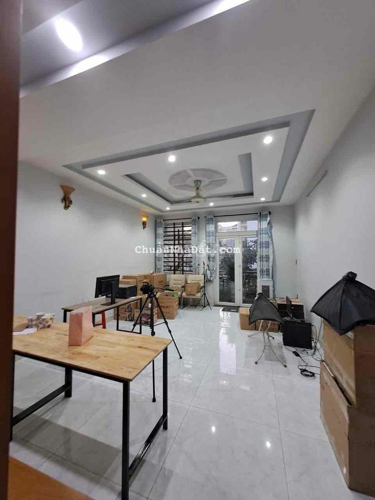 Nhà Cho Thuê 4.5x16m trệt lửng 3 lầu. 1 xẹt hẻm nhựa 8m