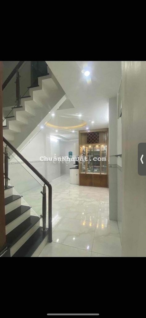 Cho thuê nhà mặt tiền đường Nguyễn Hồng Đào