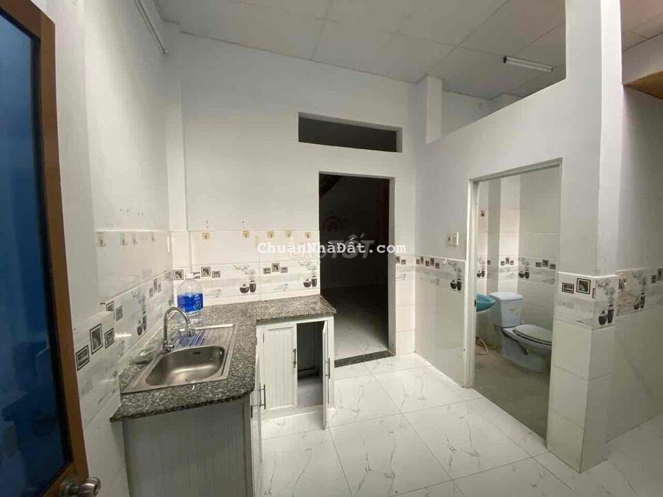 nhà cho thuê 4m x 16m cmt8 p5 tân bình