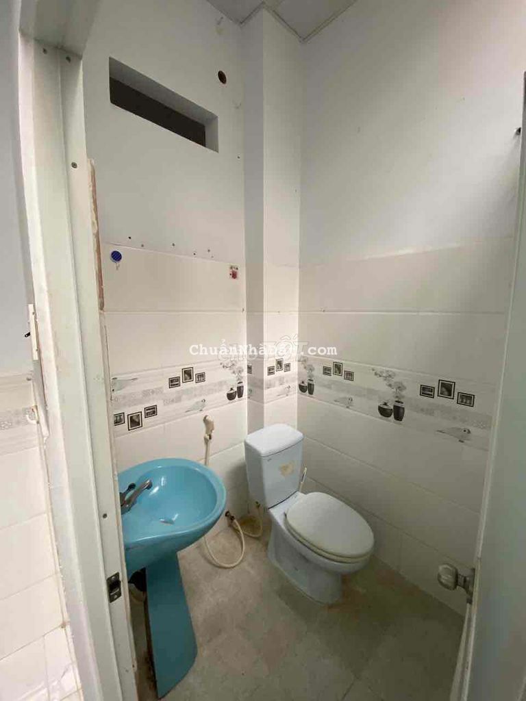 nhà cho thuê 4m x 16m cmt8 p5 tân bình