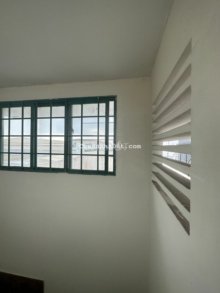 Cho thuê nhà mới MT Thăng Long Tân Bình 5x20m trệt lửng 3 lầu