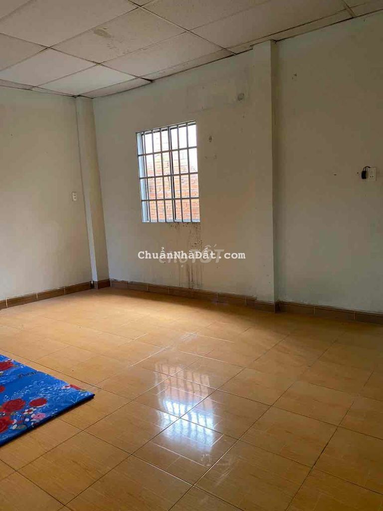 Hẻm 8m Thoại Ngọc Hầu 6x20, 2Pn, sân rộng, 12 triệu Hẻm 8m Thoại Ngọc Hầu 6x20, 2Pn, sân rộng, 12 triệu