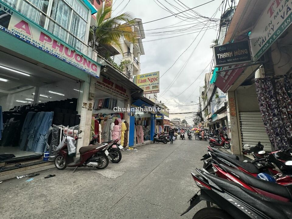 MT Đô đốc chấn ,  4x12 , 1 lửng