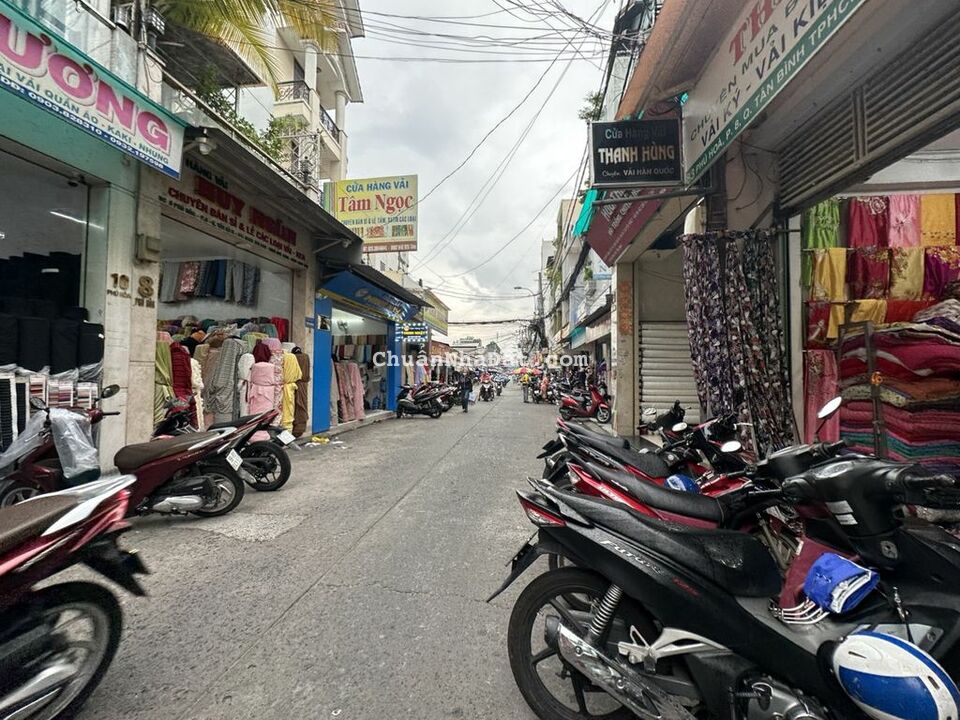 MT Đô đốc chấn ,  4x12 , 1 lửng