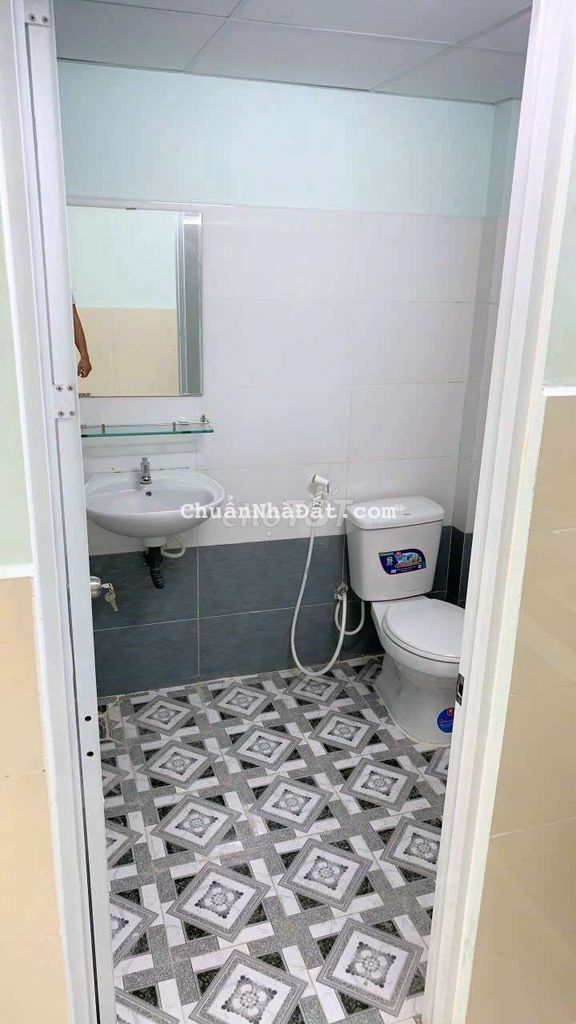 Cho thuê nhà hẻm 76/ đường nguyễn sơn 4×12 cấp 4lung