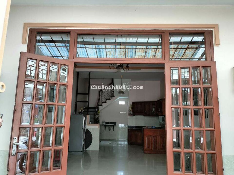 Cho thuê nhà hẻm 75/ gò dầu 4×13 đúc 3 tấm