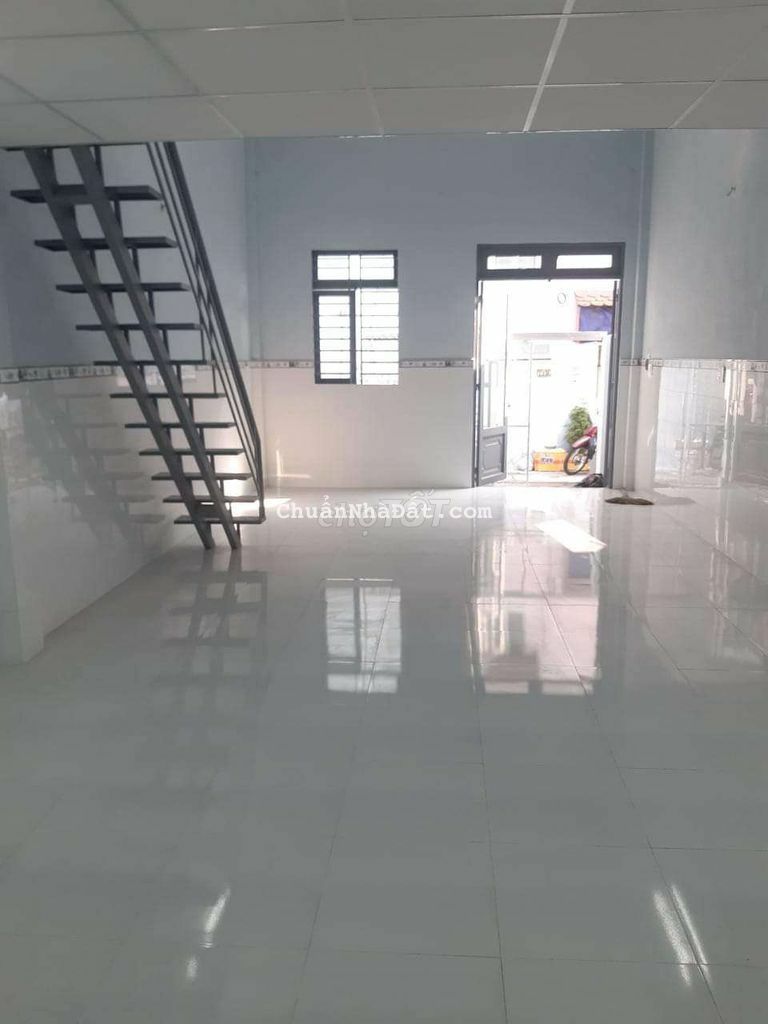 Cho thuê nhà c4 gác lửng ,hxt 5m lê trọng tấn