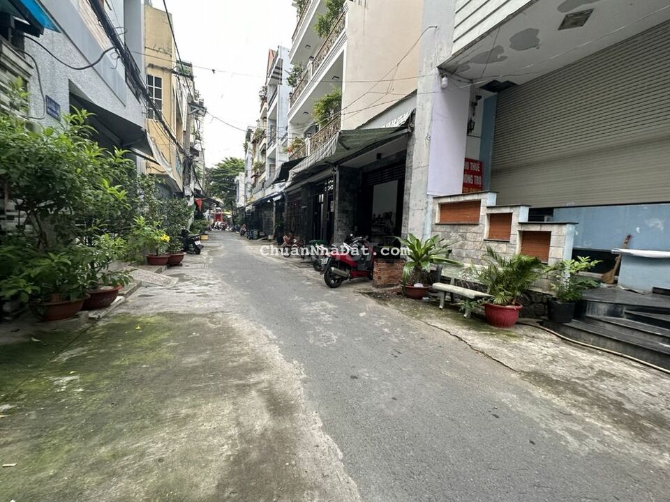 Nhà đường 8m Thạch Lam , 2 Phòng ngủ , 2 WC