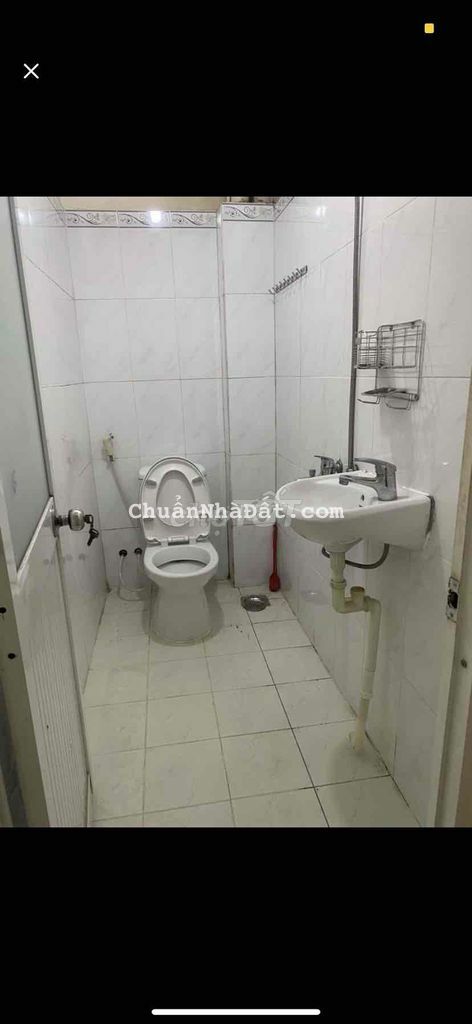 Hẻm 5m gần 4 Xã 4.5x12m 1 lầu 6.8 tr