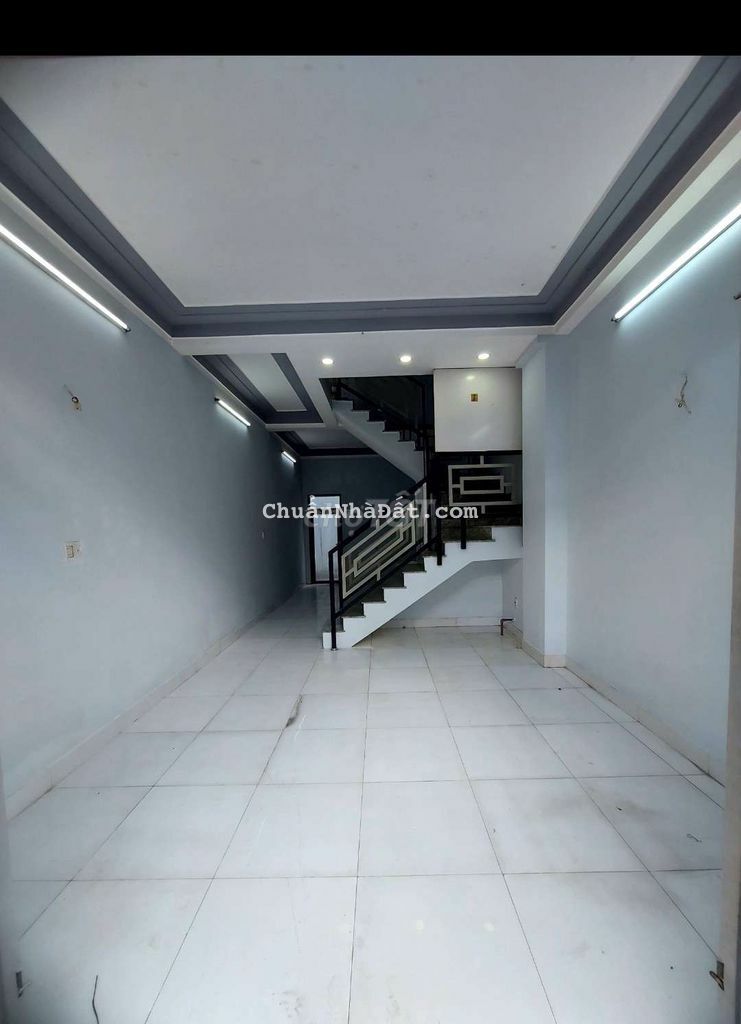 Nhà 4x15m 1 trệt 1 lầu , hxt lê trọng tấn