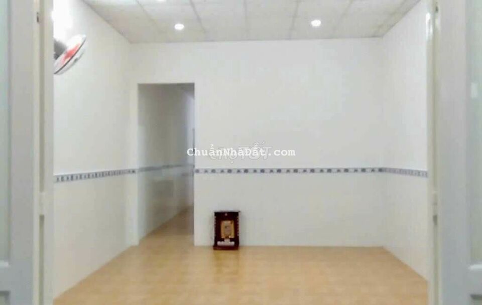 Nhà đẹp cho thuê Hoà Bình - Tân Phú đối diện Đầm Sen Nước