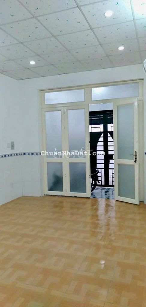 Nhà đẹp cho thuê Hoà Bình - Tân Phú đối diện Đầm Sen Nước