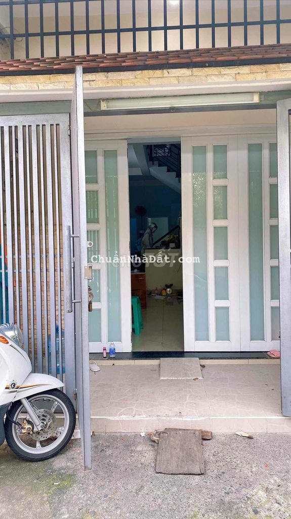 nhà phường tân quý 4x18m 1lầu 3phòng ngủ 10tr