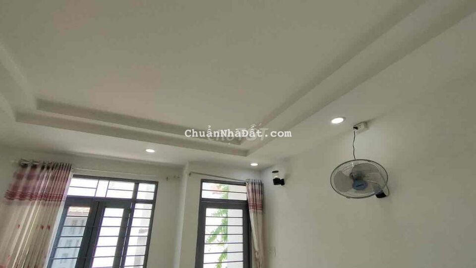 nhà phường tân quý  3phòng diện tich: 4x18m 1 lầu  10tr