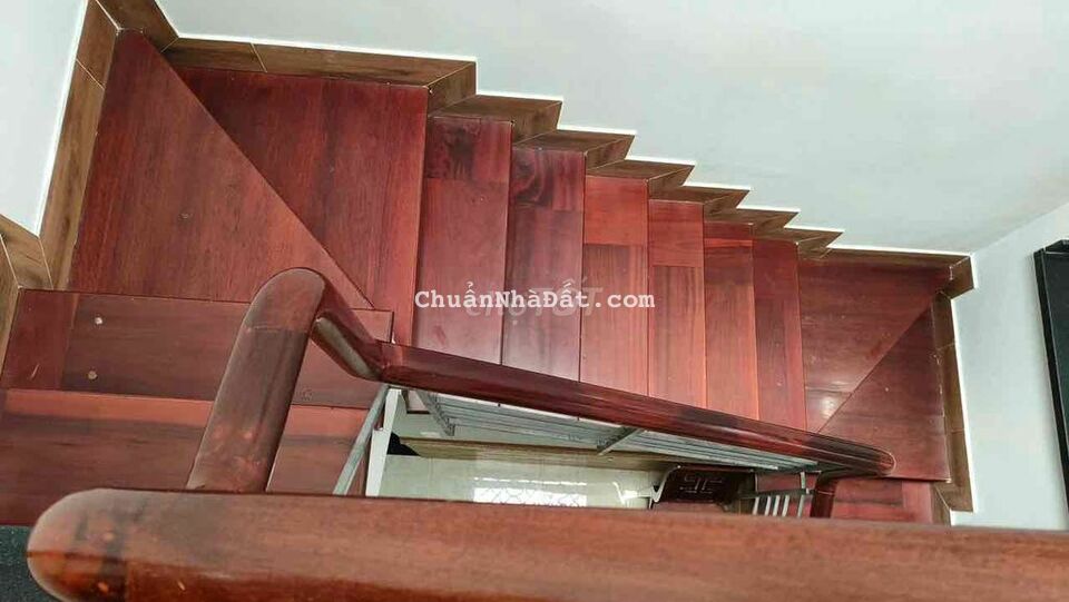 nhà phường tân quý  3phòng diện tich: 4x18m 1 lầu  10tr