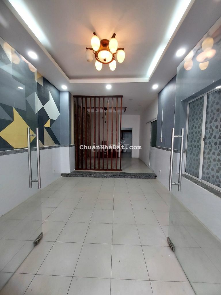 Cho Thuê Nhà Dt 5 x 15m 1 trệt 2 lầu sân thượng 4pn.