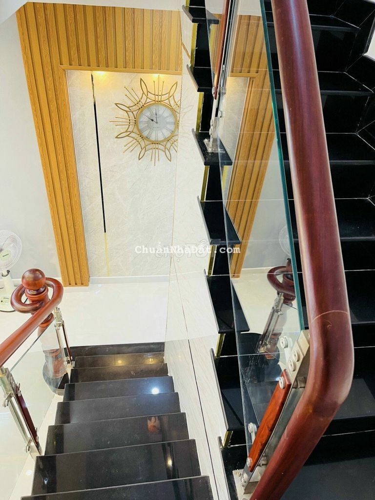 H10m Công Viên 368/24 Tân Sơn Nhì, 5 x 16m, 4 Tầng