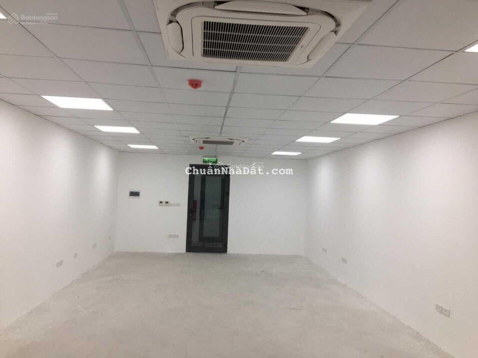 Nhà đẹp mới xây Yên Phụ Tây Hồ 100m2 5 tầng thông sàn thang máy vỉ hè rộng gần hồ Tây giá 63 tr/th