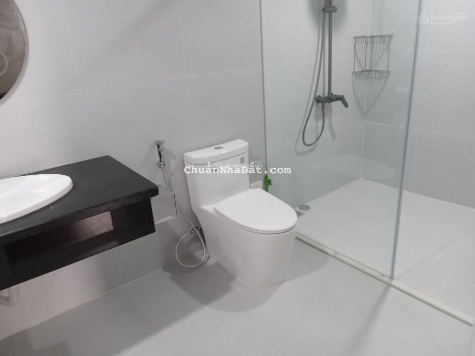 Cho thuê nhà 3 tầng View hồ Tây diện tích 200m2 mặt tiền 10m khu phố Âu Cơ, giáo với Tô Ngọc Vân