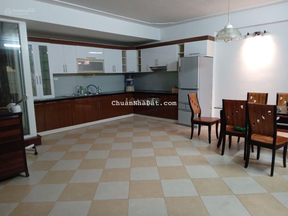 Cho thuê nhà 3 tầng View hồ Tây diện tích 200m2 mặt tiền 10m khu phố Âu Cơ, giáo với Tô Ngọc Vân