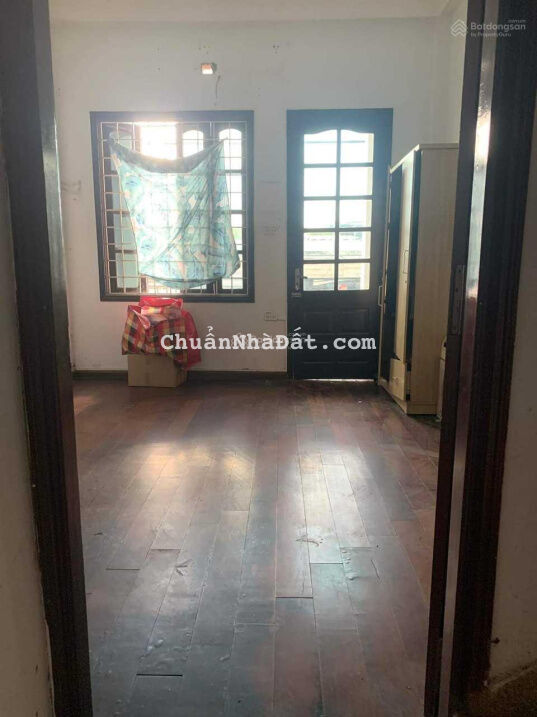 Cho thuê nhà 50m2 x 4 tầng tại Lạc Long Quân, ôtô tránh nhau. 18 triệu/tháng