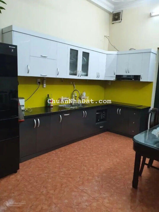 Cho thuê nhà 3 tầng diện tích 80m2 mặt tiền 5m khu Phố Tứ Liên, Tây Hồ, Hà Nội: 0981222026