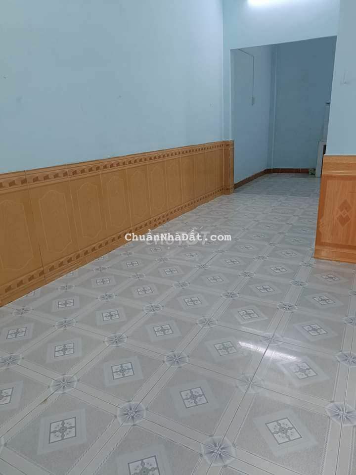Cho thuê nhà gần chợ rạch dừa sân rộng giá chỉ 3.5 triệu