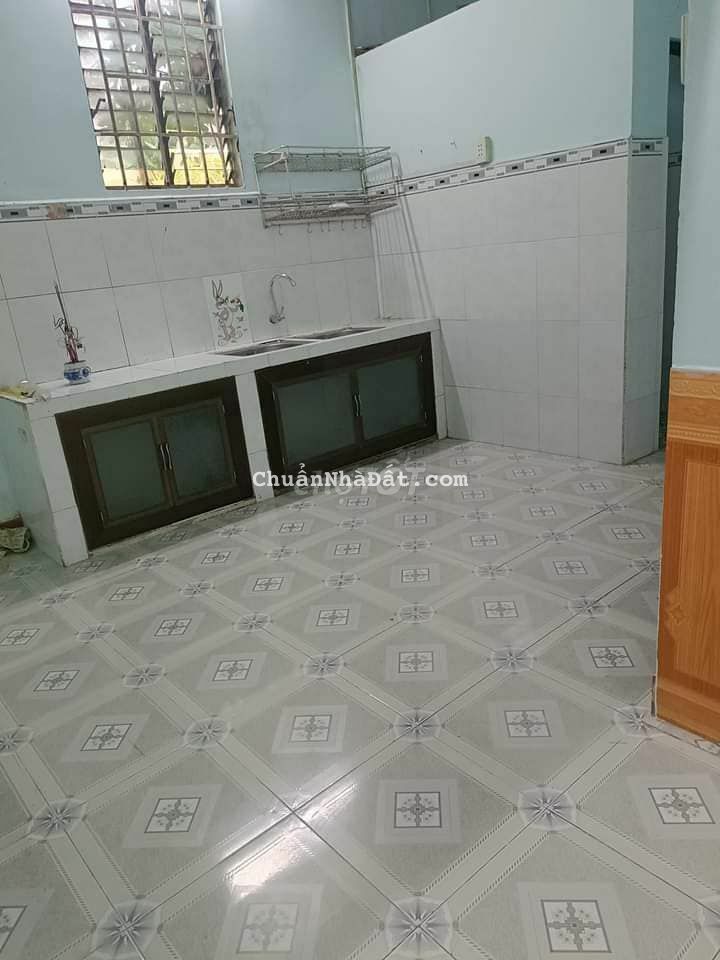 Cho thuê nhà gần chợ rạch dừa sân rộng giá chỉ 3.5 triệu