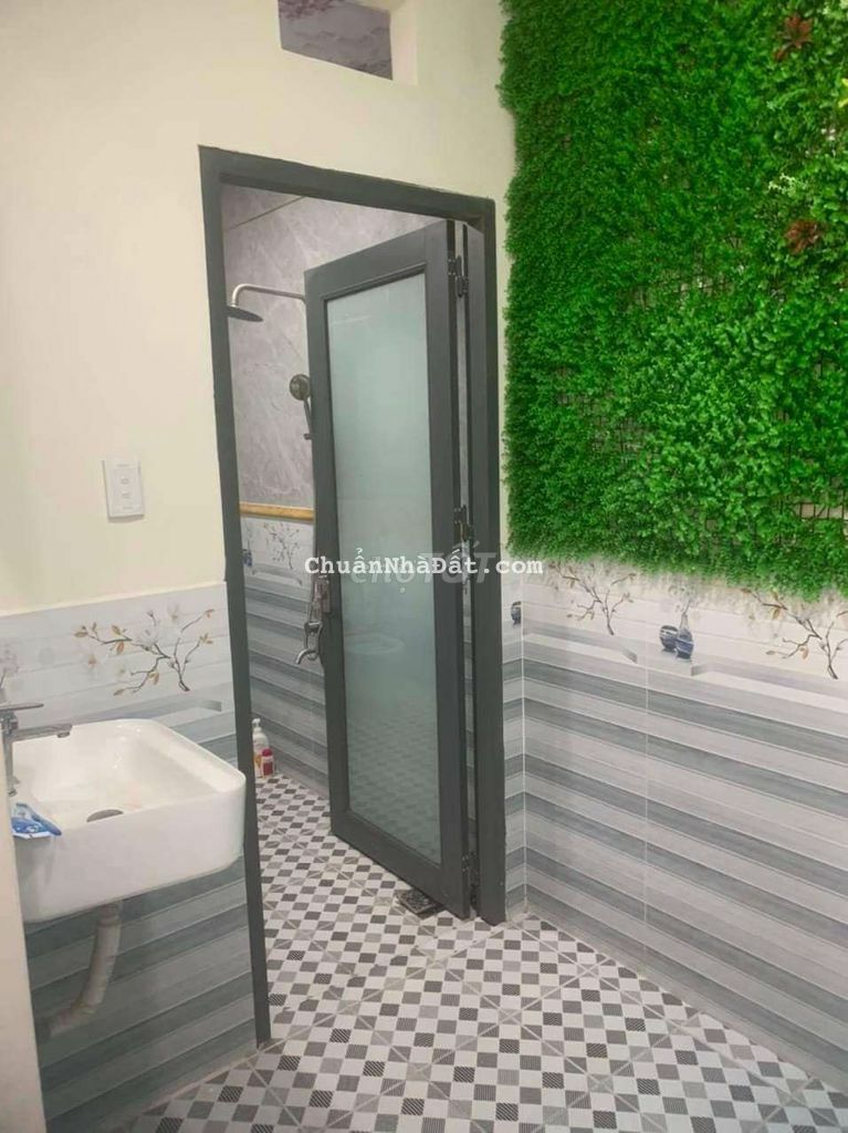 Cho thuê nhà lầu mới đường đô lương