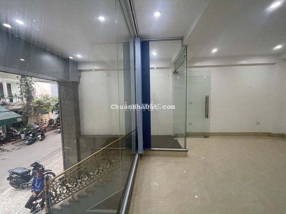 Chính chủ cần cho thuê tầng 1 tòa nhà làm văn phòng tại hoàng cầu