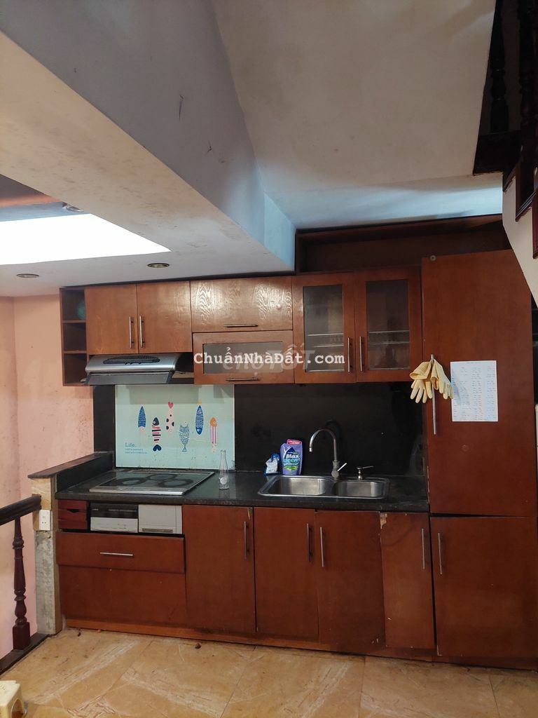 Cho thuê nhà ĐẸP 35 m2 x 5 tầng, 4 PN, 3 WC, full đồ, NGÕ RỘNG 10 tr/t