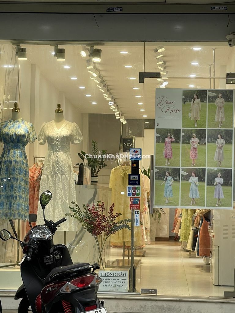 Cho thuê nhà Hoàng Cầu Đống Đa 40m2 *2 Tầng *4 m mặt tiền giá chỉ 24tr