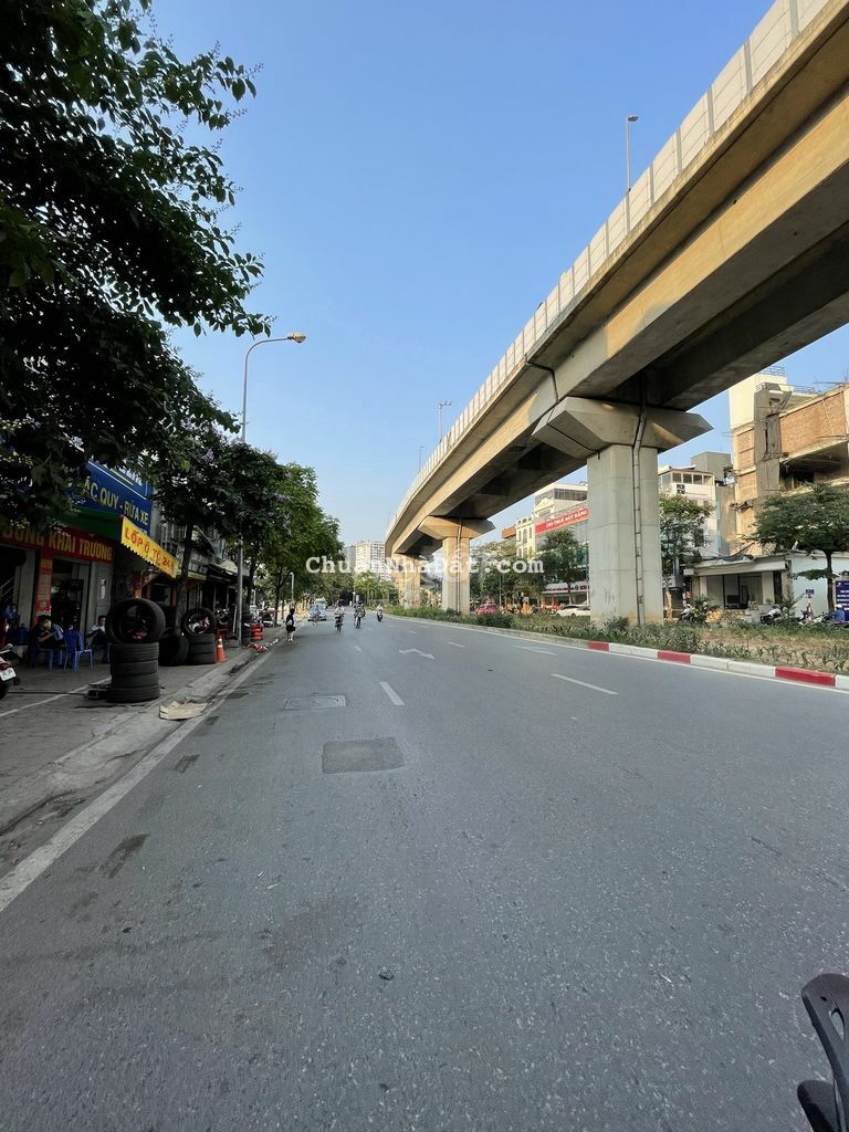 Cho thuê nhà Hoàng Cầu Đống Đa 40m2 *2 Tầng *4 m mặt tiền giá chỉ 24tr