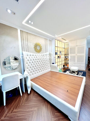 Chính chủ cho thuê nhà siêu đẹp khu vực Hào Nam, 50m2x4T, full đồ, giá siêu rẻ chỉ 13tr/tháng