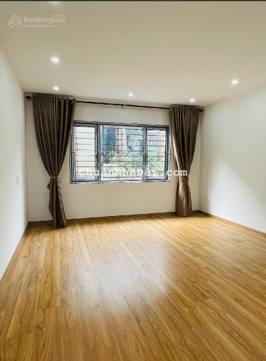 Cho thuê nhà khu phân lô phố Huỳnh Thúc Kháng. 50m2 x 4T. Mỗi tầng chia 2p, ô tô đỗ cửa. 16tr/th