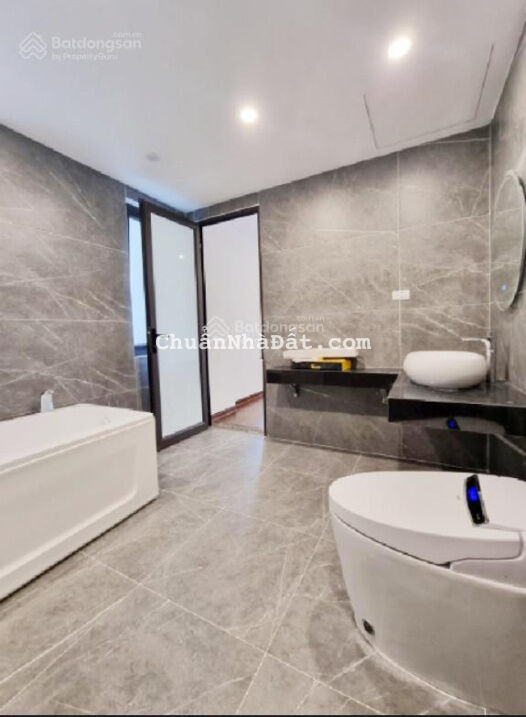 Cho thuê nhà khu vực Thái Thịnh 60m2 x 5T thông sàn. Có thang máy. Nhà mới. 26tr/th 0963869981