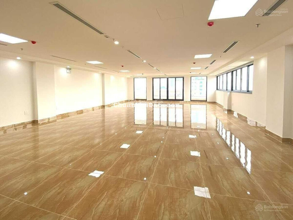 Tôi có nhà ở Hoàng Cầu cho thuê 60m2x6T thông sàn thang máy nhà đẹp mặt tiền rộng giá 48tr