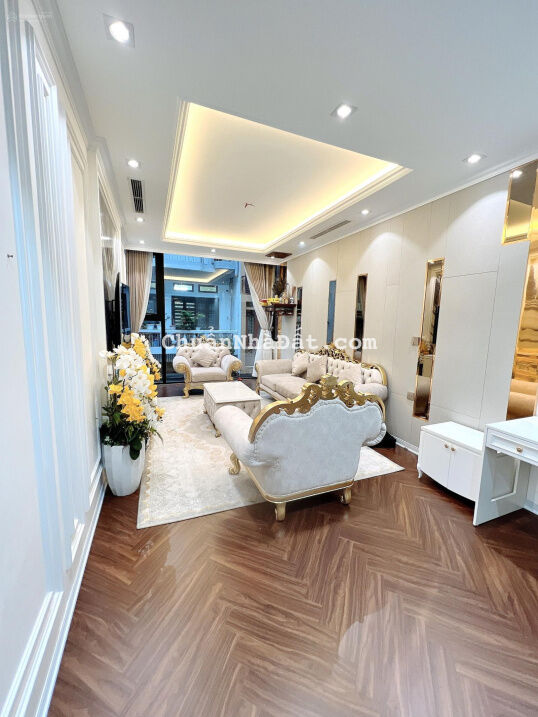 Cho thuê nhà phố Yên Lãng 70m2x6T mặt tiền 6m có thang máy đường thông giá 25tr. LH 0974296704