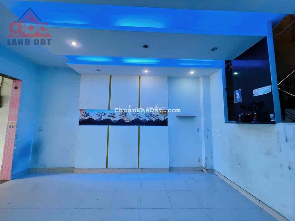 Cho thuê nhà MT NAQ gần 500m2 sử Dụng 1 T 2 Lầu