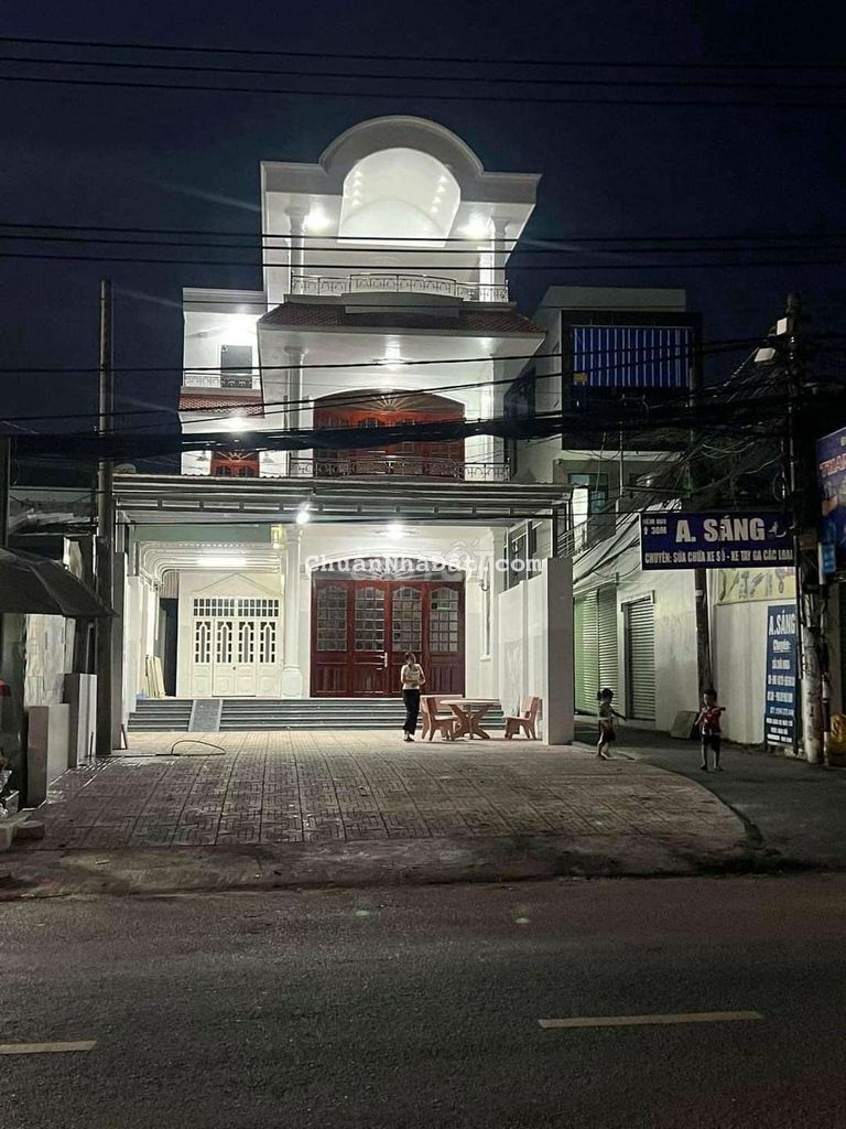 Cho thuê biêt thự mặt tiền Đồng khởi